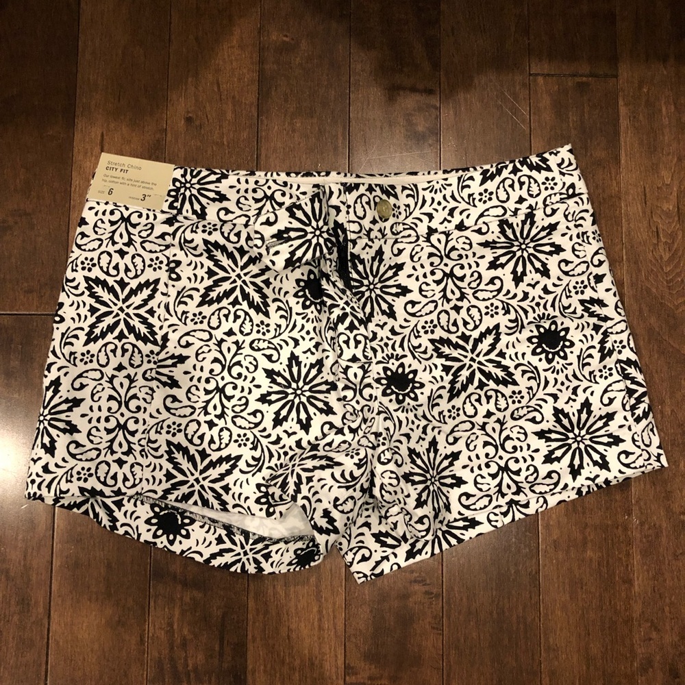 J Crew stretch chino city fit shorts 3” inseam